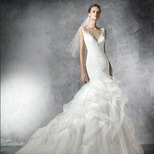 Elegant Custom Mermaid Wedding Gown + Cathedral Veil (Pronovias)